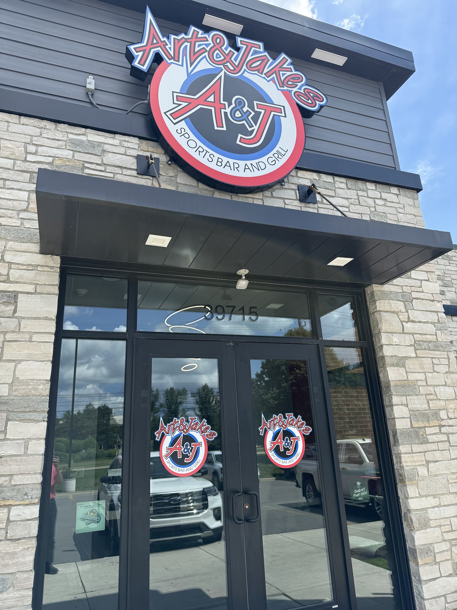 Art & Jake's Sports Bar & Grill — photo