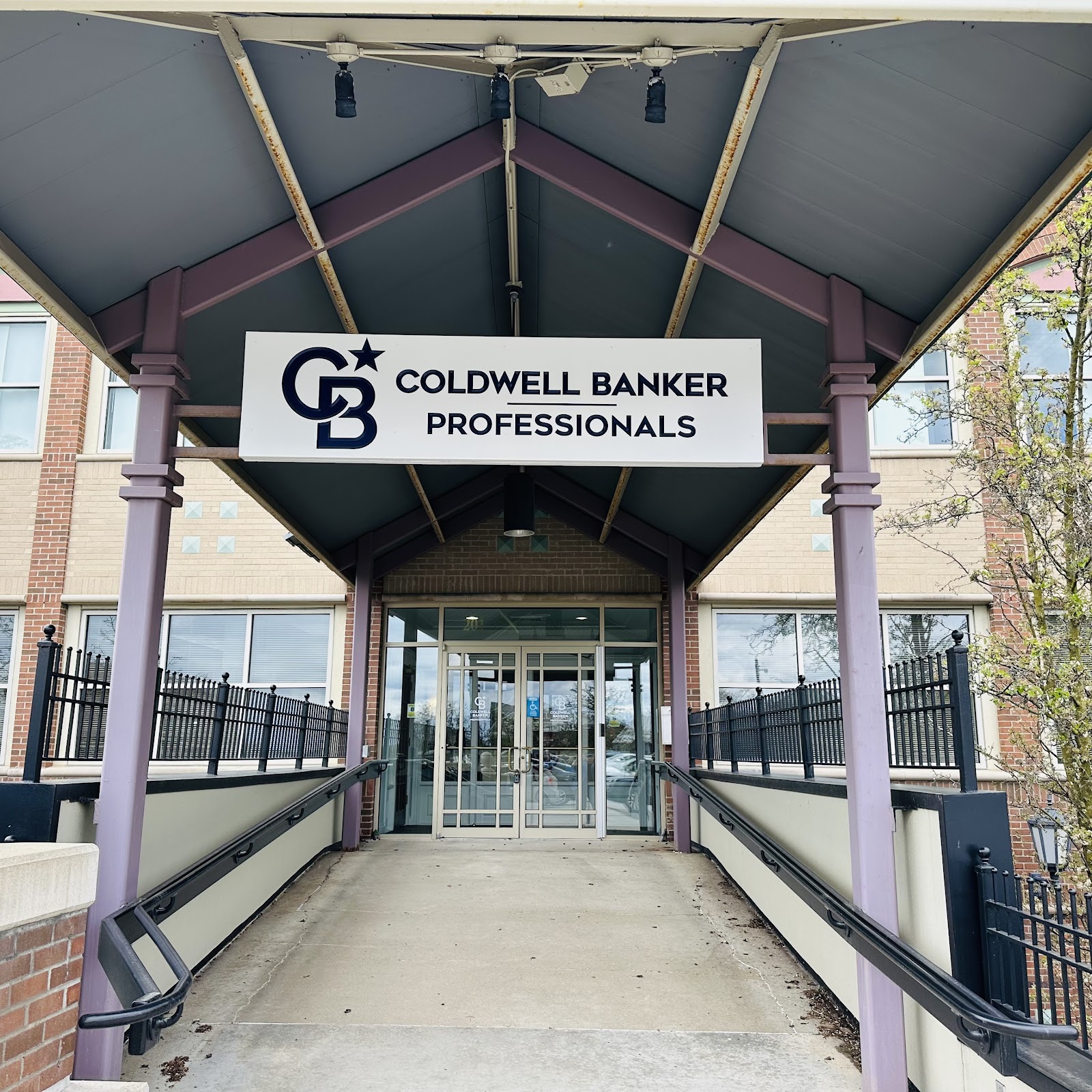 Des Maylinda Shemshedini, Buying & Selling Your Home Coldwell Banker Professionals in Northville