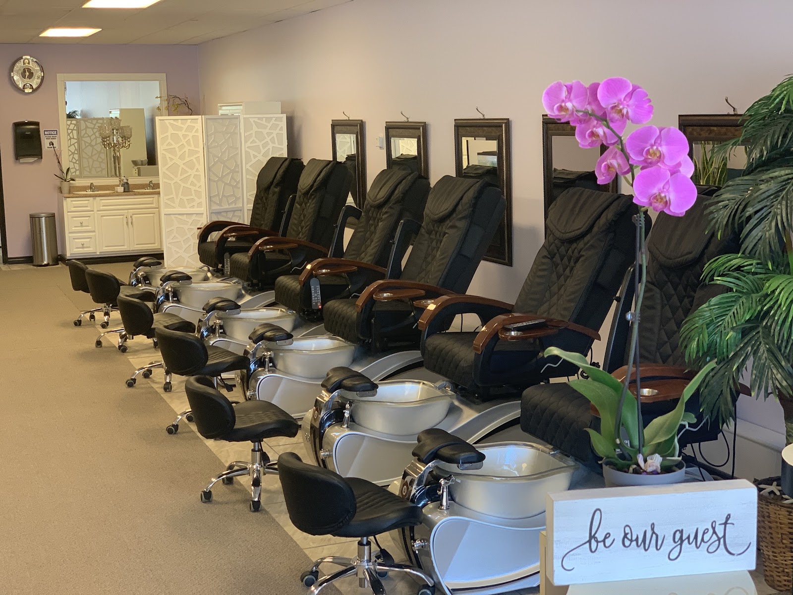 Amour Nails in Northville